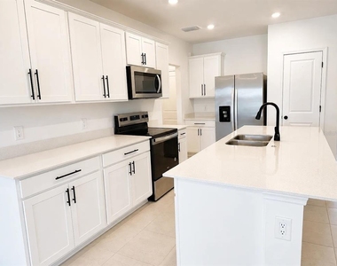 6312 Silverstar Drive - Photo Thumbnail 4