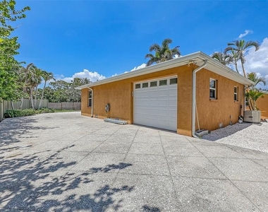 1203 Lyric Lane - Photo Thumbnail 18