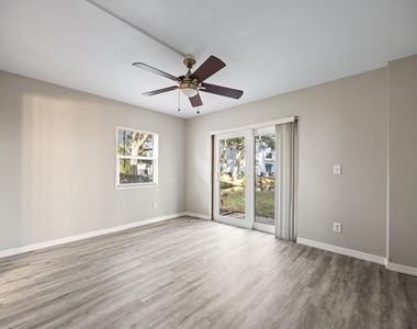 7169 E Bank Drive - Photo Thumbnail 11