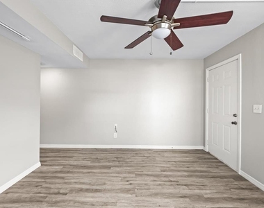7169 E Bank Drive - Photo Thumbnail 5