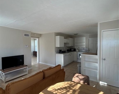 5610 18th Ave - Photo Thumbnail 5