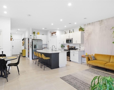 8605 Lunar Skye Street - Photo Thumbnail 12