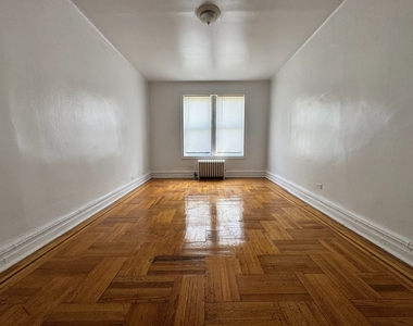 3217 Hull Avenue - Photo Thumbnail 12