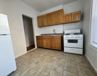3217 Hull Avenue - Photo Thumbnail 8