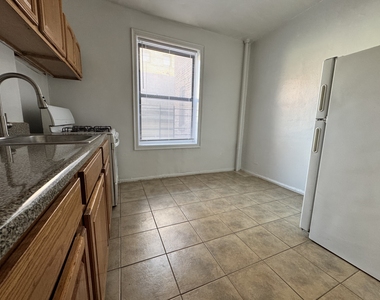 3217 Hull Avenue - Photo Thumbnail 7