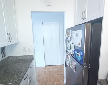 360 West 43rd Street - Photo Thumbnail 7