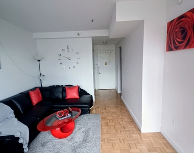 360 West 43rd Street - Photo Thumbnail 2