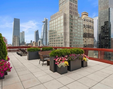 360 West 43rd Street - Photo Thumbnail 8