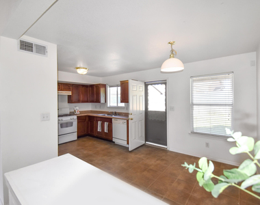 12161 Sun Bridge Place - Photo Thumbnail 9