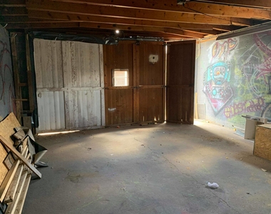 3727 Nashville Avenue - Photo Thumbnail 7