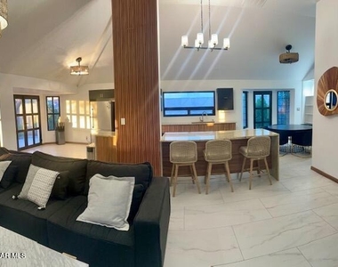 709 Bluff Canyon Circle - Photo Thumbnail 4