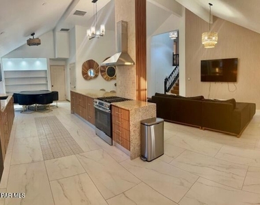 709 Bluff Canyon Circle - Photo Thumbnail 3