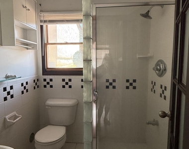 1218 Moore Street - Photo Thumbnail 4