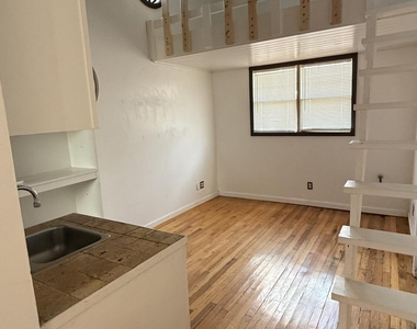 1218 Moore Street - Photo Thumbnail 6