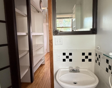 1218 Moore Street - Photo Thumbnail 3