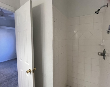6105 Pecan Park Place - Photo Thumbnail 17