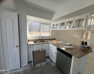 6105 Pecan Park Place - Photo Thumbnail 3