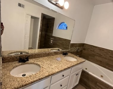 6105 Pecan Park Place - Photo Thumbnail 26