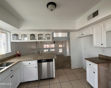 6105 Pecan Park Place - Photo Thumbnail 4