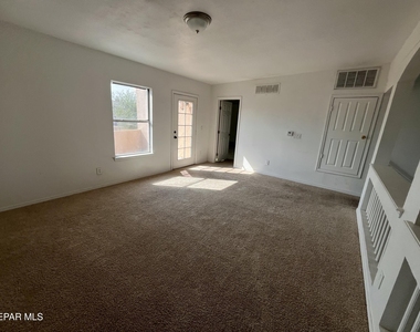 6105 Pecan Park Place - Photo Thumbnail 17