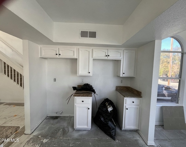6105 Pecan Park Place - Photo Thumbnail 4