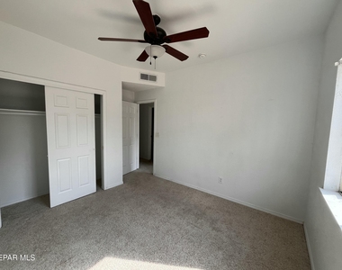 6105 Pecan Park Place - Photo Thumbnail 10