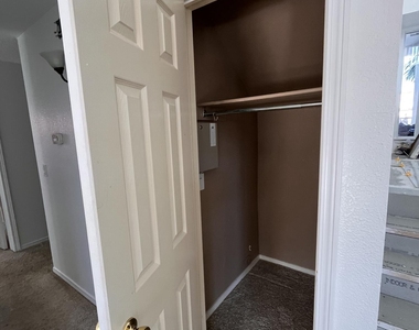 6105 Pecan Park Place - Photo Thumbnail 9