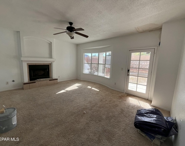 6105 Pecan Park Place - Photo Thumbnail 8