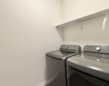 6561 Hoop Street - Photo Thumbnail 12