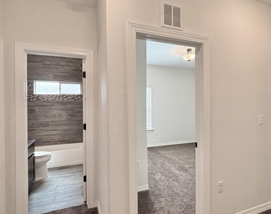 6561 Hoop Street - Photo Thumbnail 15