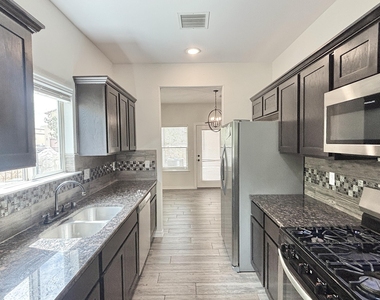 6561 Hoop Street - Photo Thumbnail 5