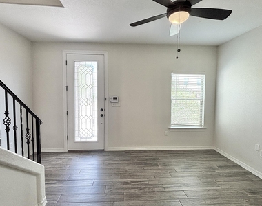 6561 Hoop Street - Photo Thumbnail 4