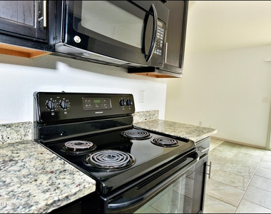 872 Colbert Shapleigh Place - Photo Thumbnail 17