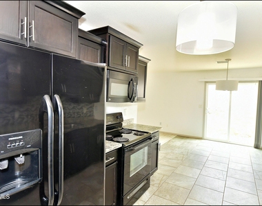 872 Colbert Shapleigh Place - Photo Thumbnail 15
