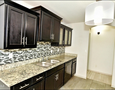872 Colbert Shapleigh Place - Photo Thumbnail 12