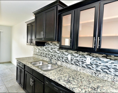 872 Colbert Shapleigh Place - Photo Thumbnail 14