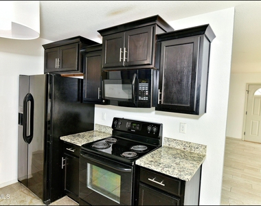 872 Colbert Shapleigh Place - Photo Thumbnail 18