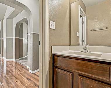 12121 Zavi Lane - Photo Thumbnail 17