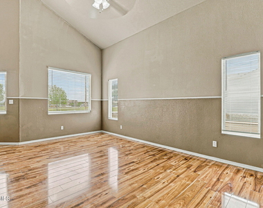 12121 Zavi Lane - Photo Thumbnail 6
