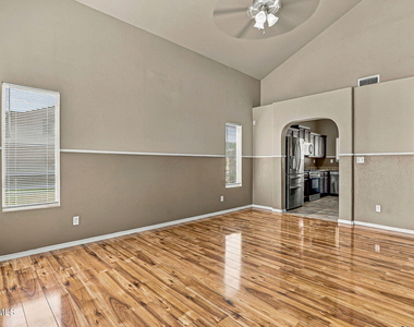 12121 Zavi Lane - Photo Thumbnail 5