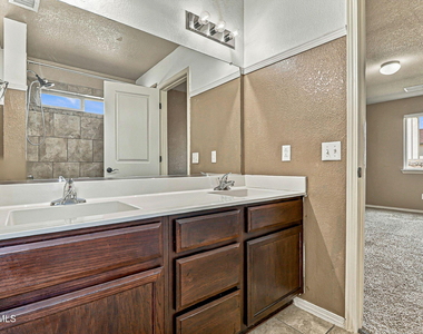12121 Zavi Lane - Photo Thumbnail 22