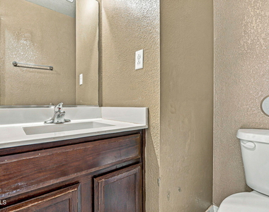 12121 Zavi Lane - Photo Thumbnail 16