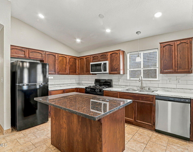 2724 Granite Rock Place - Photo Thumbnail 10