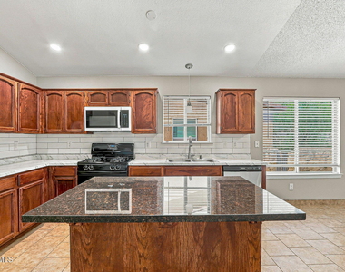 2724 Granite Rock Place - Photo Thumbnail 9