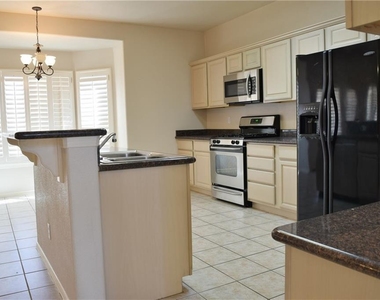 6332 Franklin Vista Drive - Photo Thumbnail 5