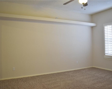 6332 Franklin Vista Drive - Photo Thumbnail 12