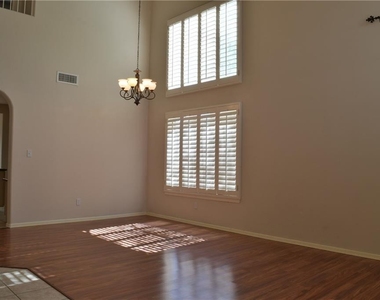 6332 Franklin Vista Drive - Photo Thumbnail 3
