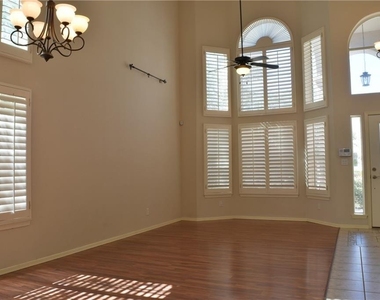 6332 Franklin Vista Drive - Photo Thumbnail 4