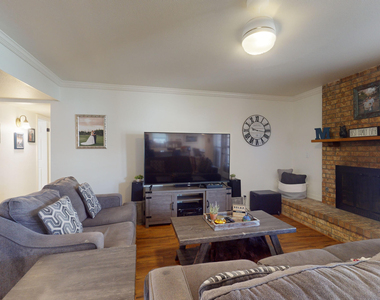 453 El Camino Drive - Photo Thumbnail 6
