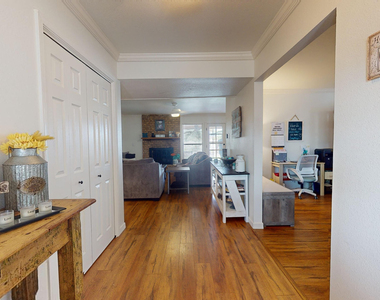 453 El Camino Drive - Photo Thumbnail 5